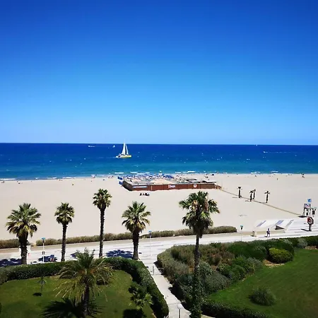 20 M2 De Terrasse Face A La A En Roussillon Apartmán