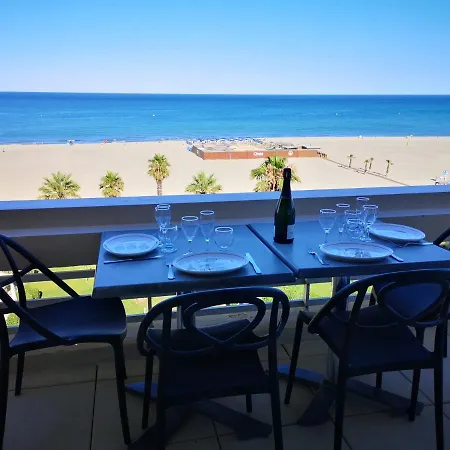20 M2 De Terrasse Face A La A En Roussillon *